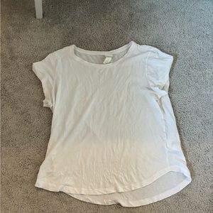 plain white t shirt